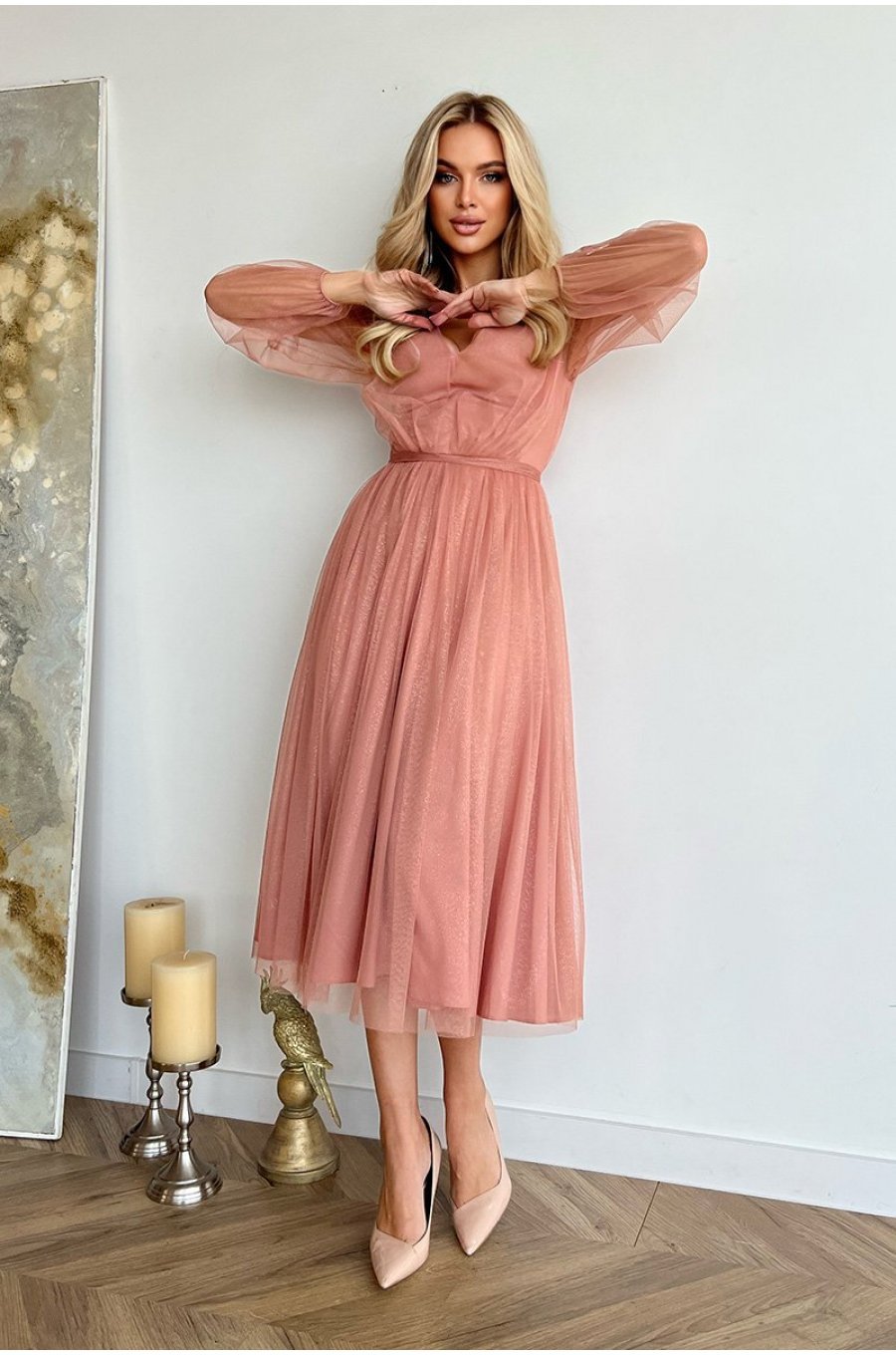 Rochie midi eleganta din tul cu glitter roz nude cu maneca lunga Petra 5 - jojofashion.ro