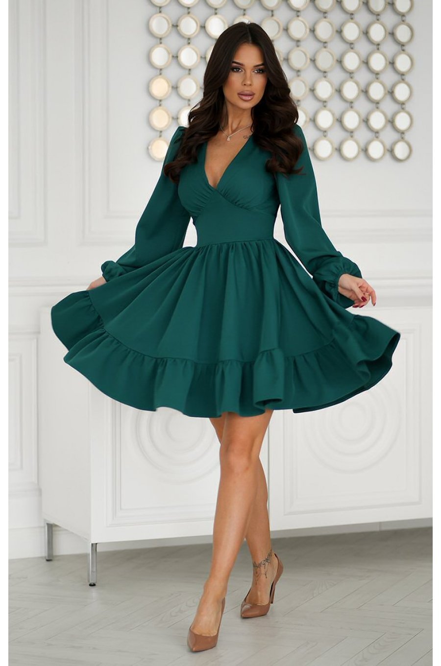 Rochie babydoll scurta verde smarald cu volane suprapuse si maneca lunga Rouelle 1 - jojofashion.ro