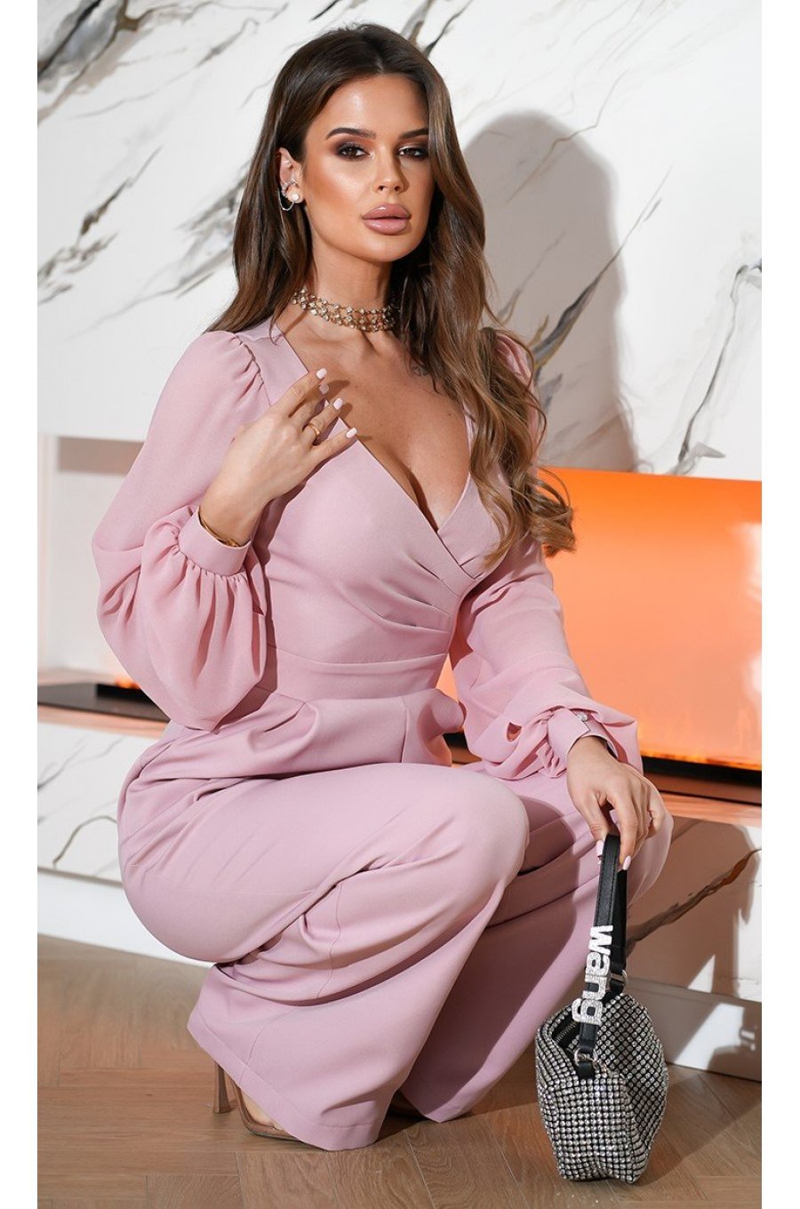 Salopeta eleganta evazata, roz prafuit, din vascoza, cu maneca lunga, FeliceB 4 - jojofashion.ro