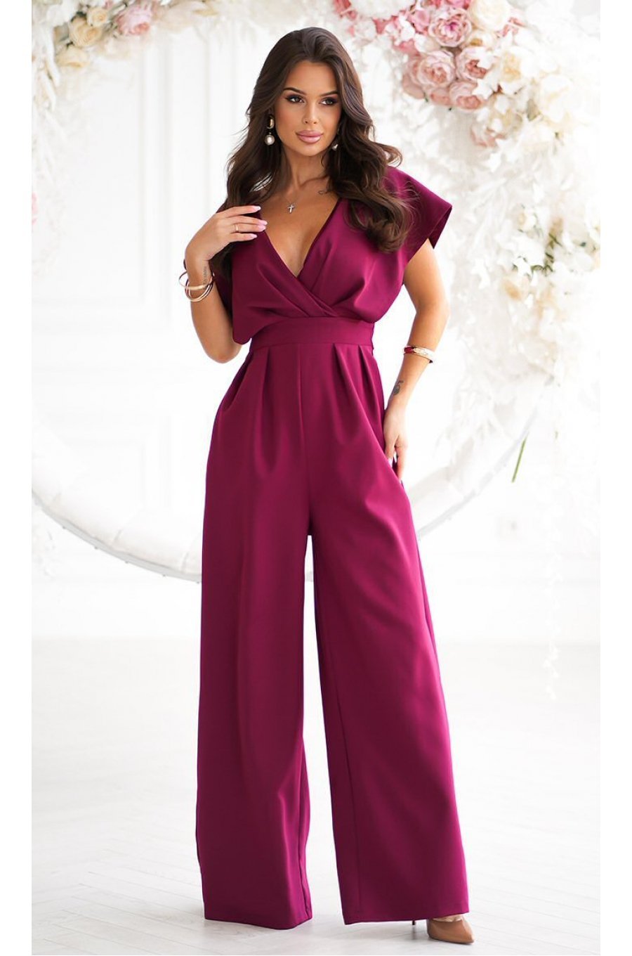 Salopeta eleganta evazata, din vascoza burgundy, petrecuta, Ryoko Salopeta eleganta evazata, din vascoza burgundy, petrecuta, Ryoko 4 - jojofashion.ro