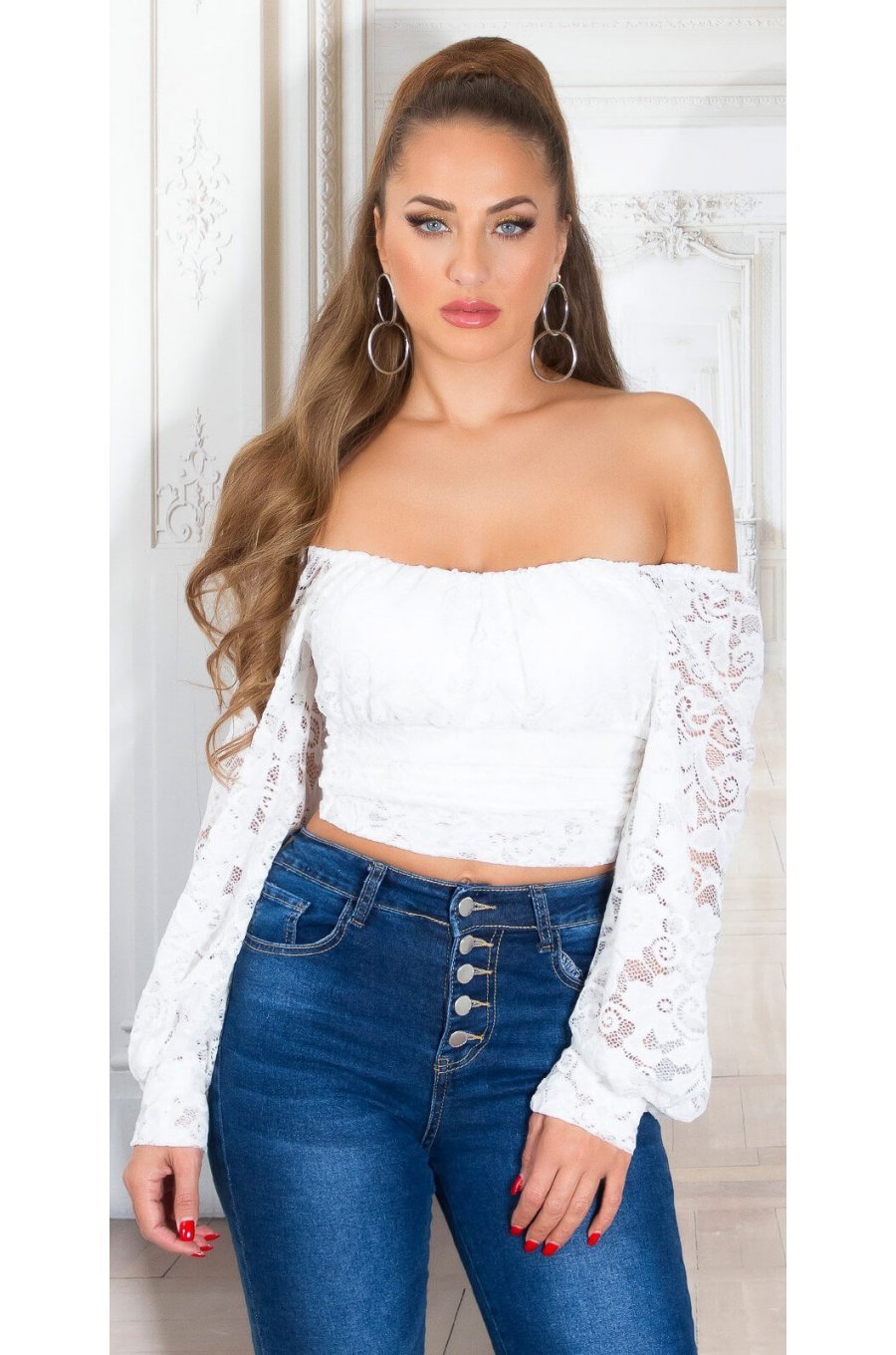 Crop top dama dantela alba cu umeri goi Diana Crop top dama dantela alba cu umeri goi Diana 1 - jojofashion.ro