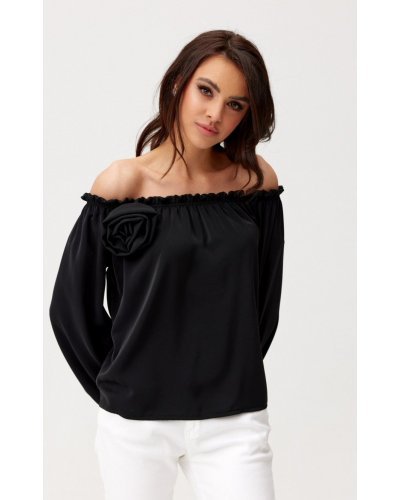 Bluza dama cu floare, din satin, neagra, cu umerii goi si maneca lunga, RosieR Bluze dama, Bluza dama cu floare, din satin, neagra, cu umerii goi si maneca lunga, RosieR - jojofashion.ro