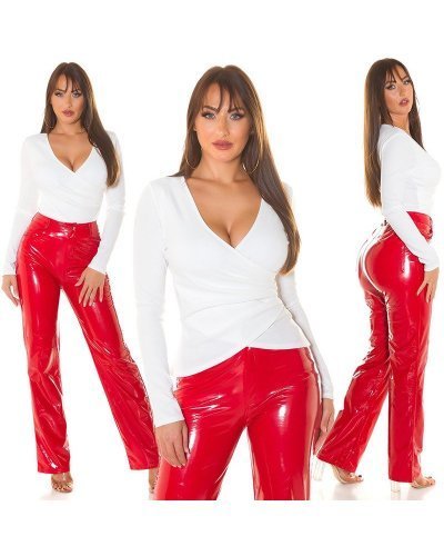 Tinuta bluza alba cu maneca lunga si pantaloni rosii evazati din latex Ambrozia Tinute de petrecere, Tinuta bluza alba cu maneca lunga si pantaloni rosii evazati din latex Ambrozia - jojofashion.ro
