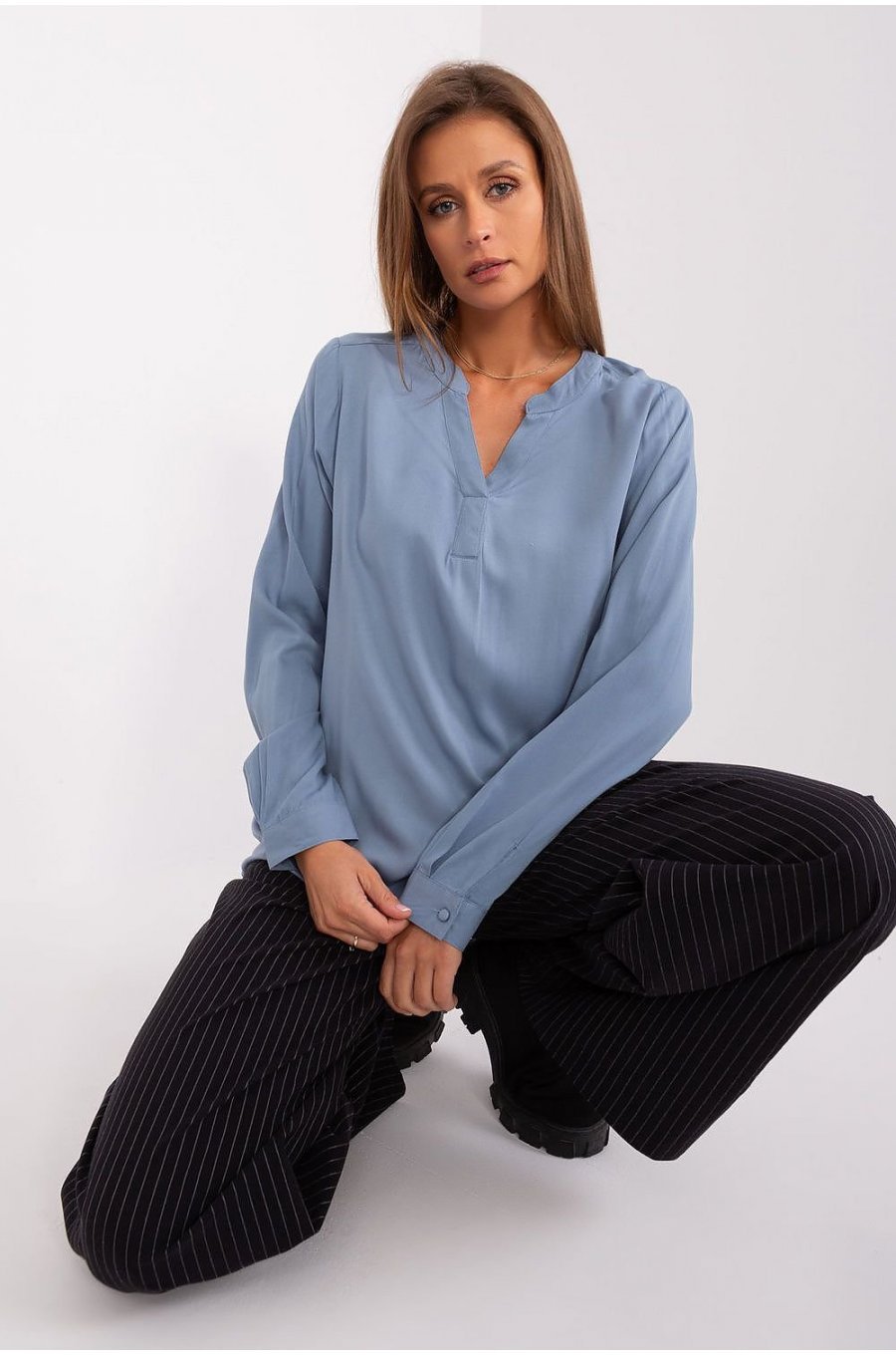 Bluza dama eleganta, din vascoza, bleu, vaporoasa, cu maneca lunga, Summers 4 - jojofashion.ro