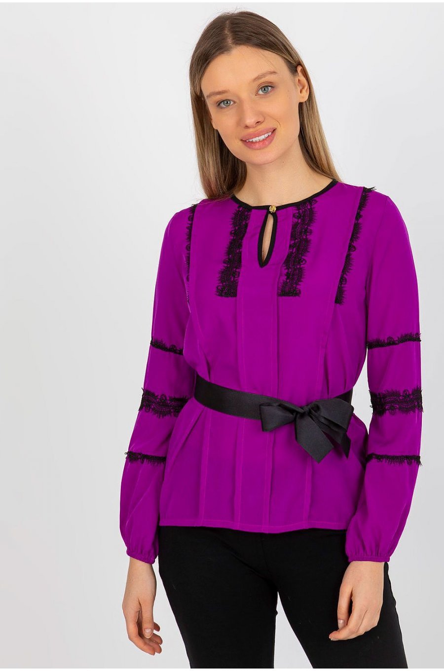 Bluza dama eleganta, violet, cu dantela neagra si maneca lunga, Mirage Bluza dama eleganta, violet, cu dantela neagra si maneca lunga, Mirage 3 - jojofashion.ro