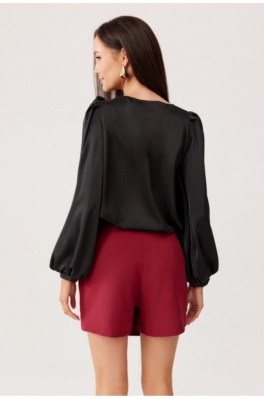 Bluza dama neagra din satin cu floare si maneca lunga EvelynR Bluza dama neagra din satin cu floare si maneca lunga EvelynR 2 - jojofashion.ro