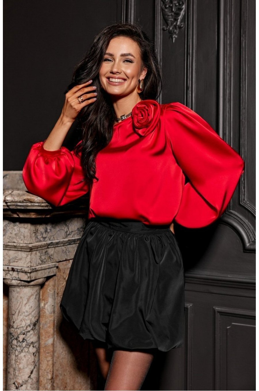 Bluza dama rosie din satin cu floare si maneca lunga EvelynR Bluza dama rosie din satin cu floare si maneca lunga EvelynR 1 - jojofashion.ro