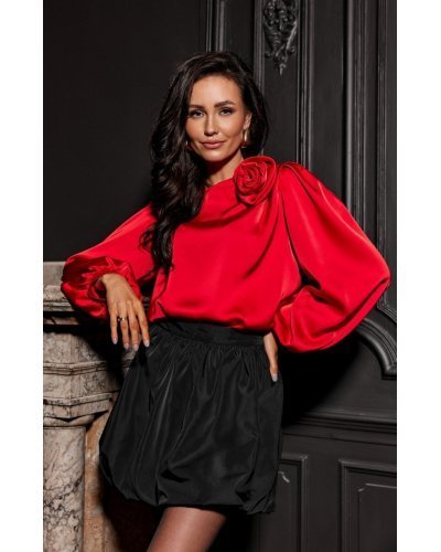 Bluza dama rosie din satin cu floare si maneca lunga EvelynR Bluze dama, Bluza dama rosie din satin cu floare si maneca lunga EvelynR - jojofashion.ro
