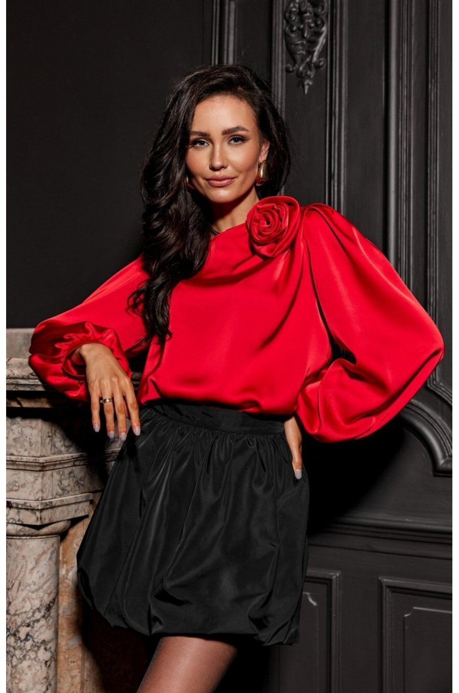 Bluza dama rosie din satin cu floare si maneca lunga EvelynR Bluza dama rosie din satin cu floare si maneca lunga EvelynR 2 - jojofashion.ro