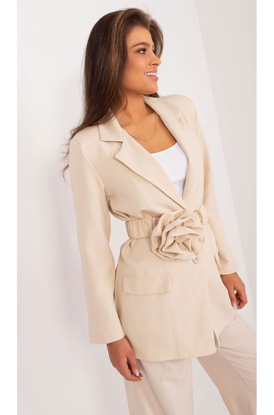 Sacou dama cu floare in talie, elegant, bej, Eshal Sacou dama cu floare in talie, elegant, bej, Eshal 2 - jojofashion.ro