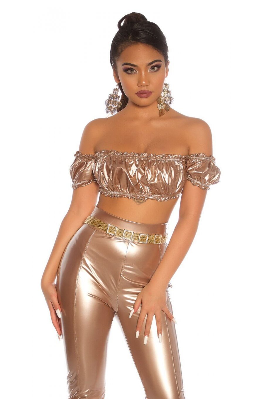 Crop top dama latex auriu incretit cu umeri goi Defne Crop top dama latex auriu incretit cu umeri goi Defne 1 - jojofashion.ro