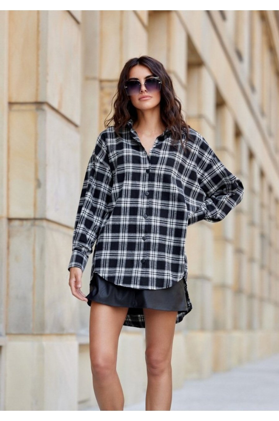 Camasa dama alba cu carouri negre, oversize, JoleneR Camasa dama alba cu carouri negre, oversize, JoleneR 1 - jojofashion.ro