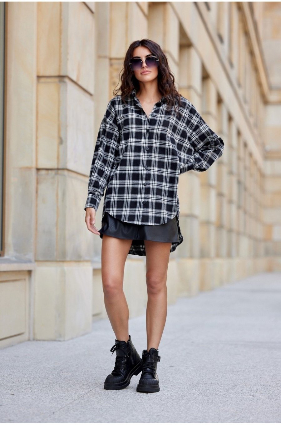 Camasa dama alba cu carouri negre, oversize, JoleneR Camasa dama alba cu carouri negre, oversize, JoleneR 3 - jojofashion.ro