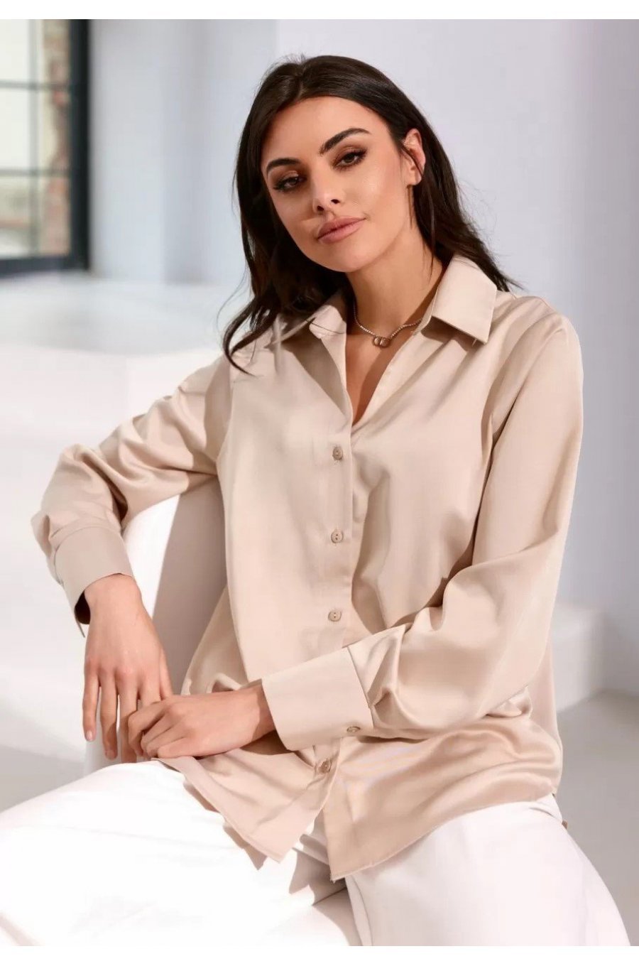 Camasa dama boyfriend, din satin, bej, cu maneca lunga, Marlee Camasa dama boyfriend, din satin, bej, cu maneca lunga, Marlee 1 - jojofashion.ro