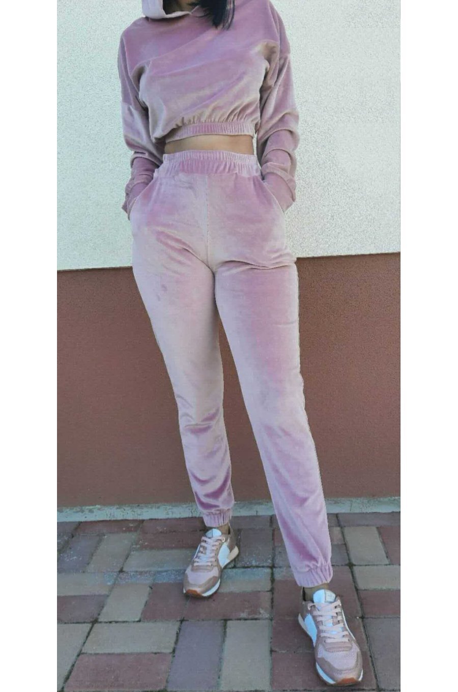 Trening dama, crop top, catifea, roz pudra Gyssa 2 - jojofashion.ro