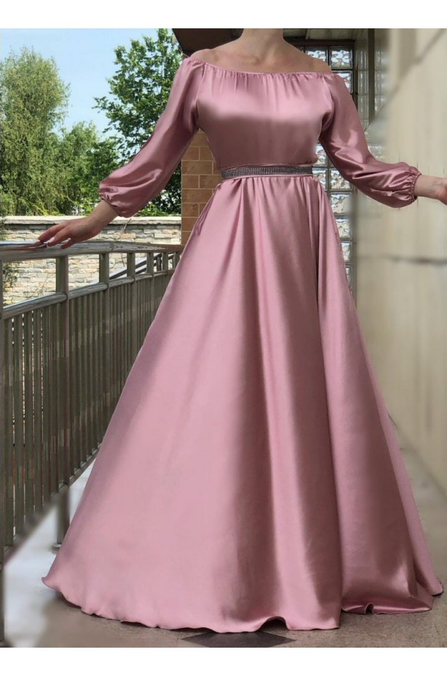 Rochie eleganta de ocazie lunga, din satin, roz pal, cu maneca lunga, vaporoasa, Larisa  1 - jojofashion.ro