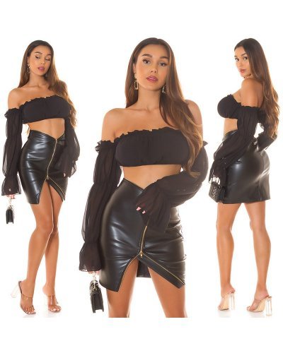 Tinuta crop top negru cu maneca lunga, fusta piele si geanta Lisette Tinute de club, Tinuta crop top negru cu maneca lunga, fusta piele si geanta Lisette - jojofashion.ro
