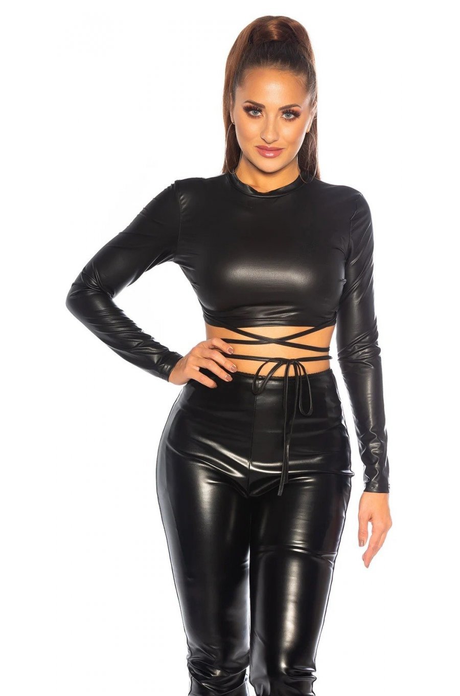 Crop top dama Wetlook negru cu maneci lungi Davia Crop top dama Wetlook negru cu maneci lungi Davia 1 - jojofashion.ro