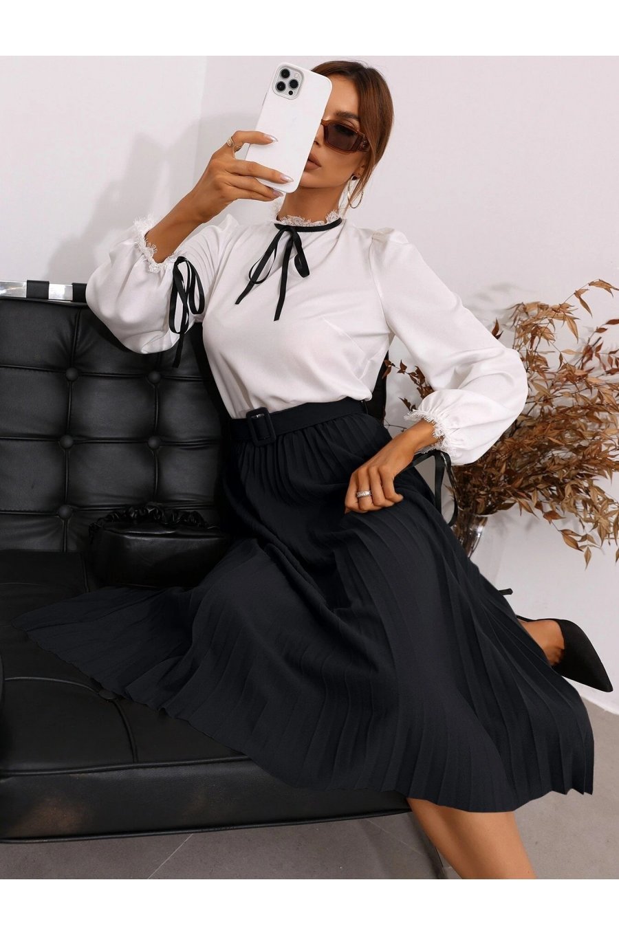 Fusta eleganta midi neagra plisata Florena Fusta eleganta midi neagra plisata Florena 3 - jojofashion.ro