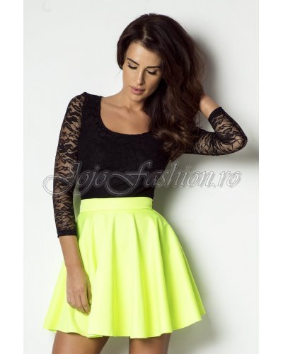 Fusta scurta in clos din vascoza verde neon Saga - jojofashion.ro