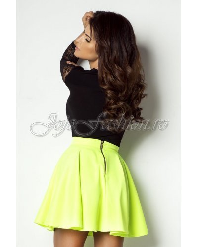 Fusta scurta in clos din vascoza verde neon Saga - jojofashion.ro