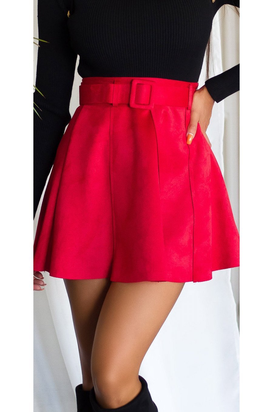 Fusta scurta rosie imitatie piele caprioara cu talia inalta Molly 1 - jojofashion.ro