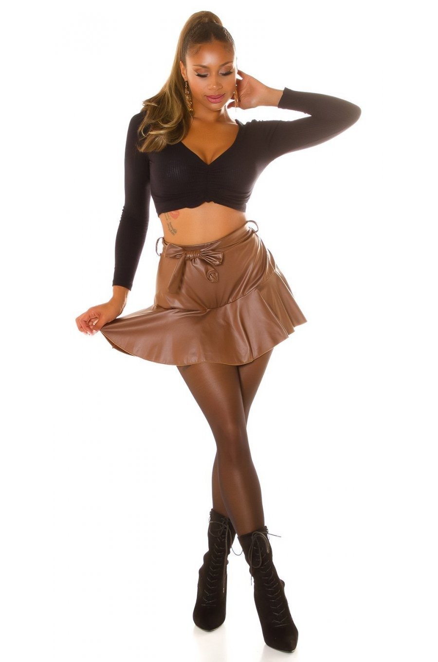 Fusta dama skort, wetlook, scurta, maro, cu volan, in clos, Feliciana Fusta dama skort, wetlook, scurta, maro, cu volan, in clos, Feliciana 4 - jojofashion.ro