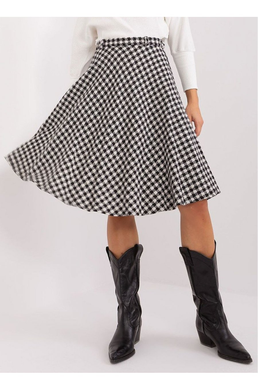 Fusta evazata, carouri mici, midi, neagra, Lilisa Fusta evazata, carouri mici, midi, neagra, Lilisa 1 - jojofashion.ro