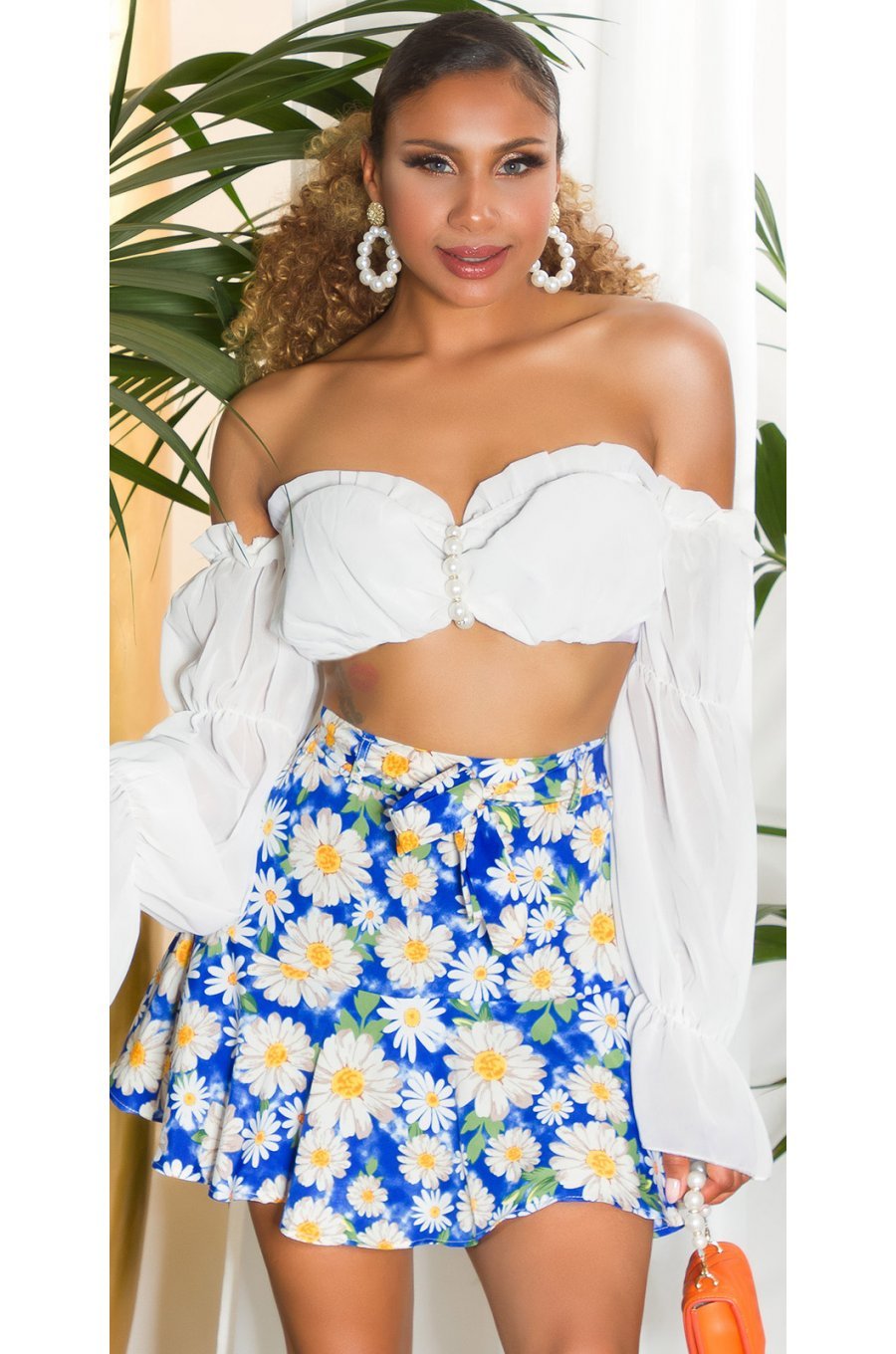 Fusta skort scurta, albastra cu flori galbene, cu volan si cordon, Marlina Fusta skort scurta, albastra cu flori galbene, cu volan si cordon, Marlina 3 - jojofashion.ro