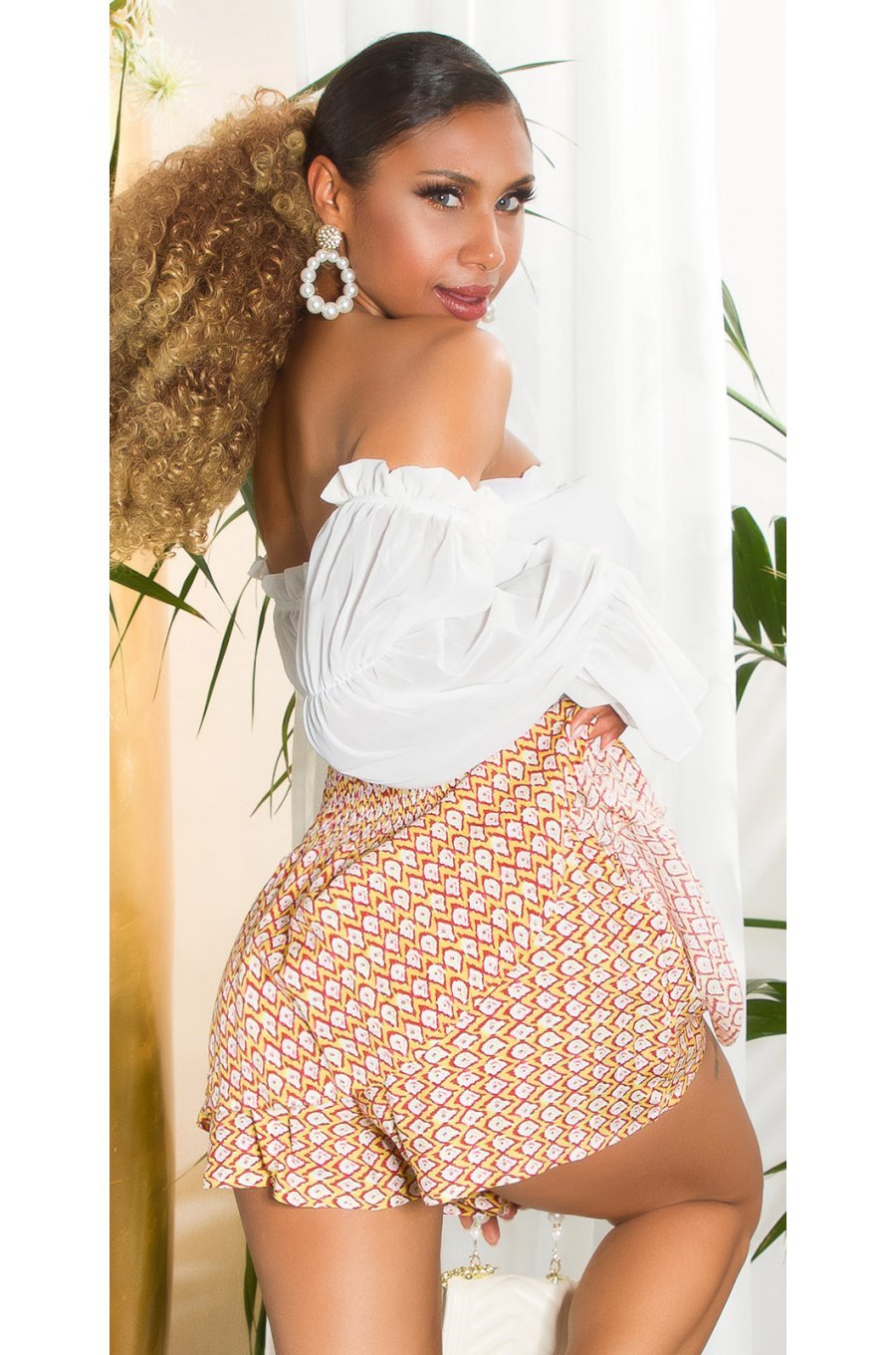 Fusta skort scurta, cu talia inalta, din vascoza, galbena cu print, Selda 2 - jojofashion.ro