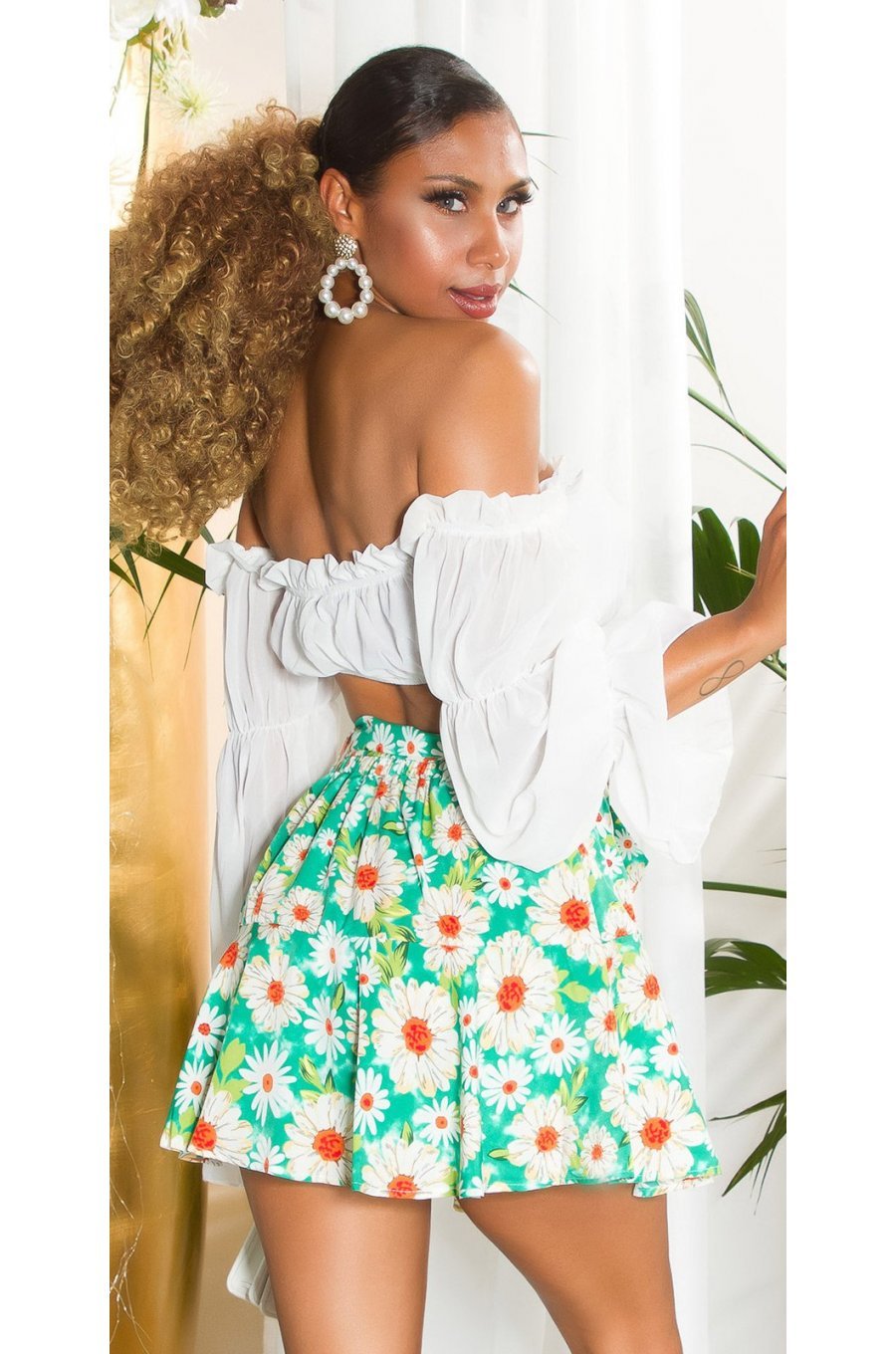 Fusta skort scurta, verde cu flori, cu volan si cordon, Marlina 3 - jojofashion.ro