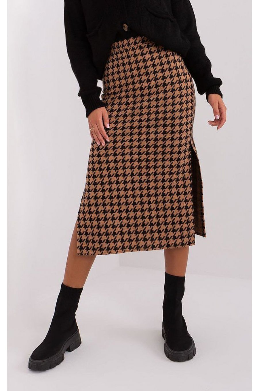 Fusta tip creion, din bumbac, midi, maro cu print negru, crapata pe picior, Aidra 1 - jojofashion.ro