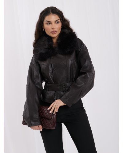 Geaca dama piele eco scurta maro cu guler din blana si centura Yuki - jojofashion.ro