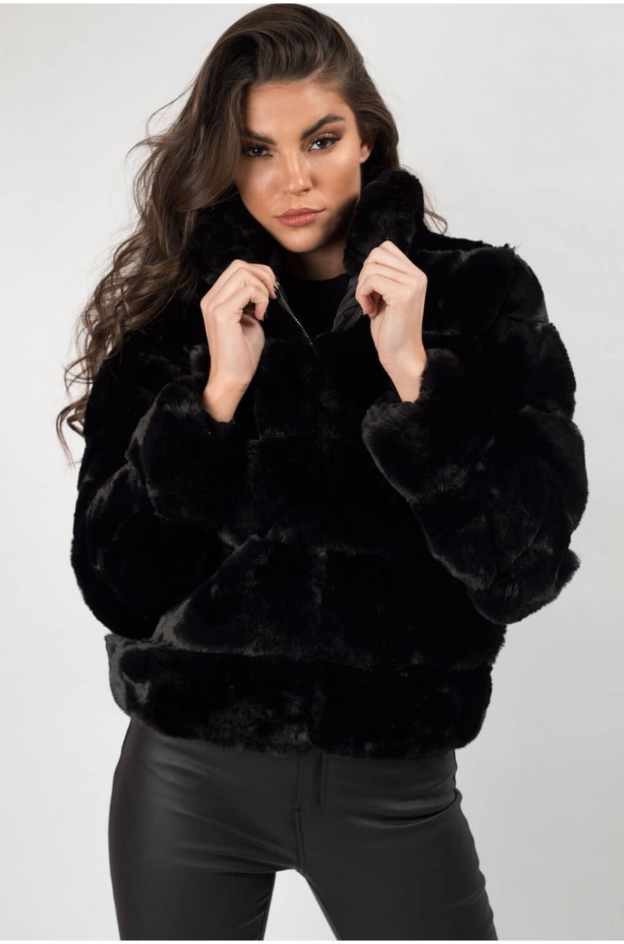 Geaca dama din blana eco neagra scurta Roxen Geaca dama din blana eco neagra scurta Roxen 1 - jojofashion.ro