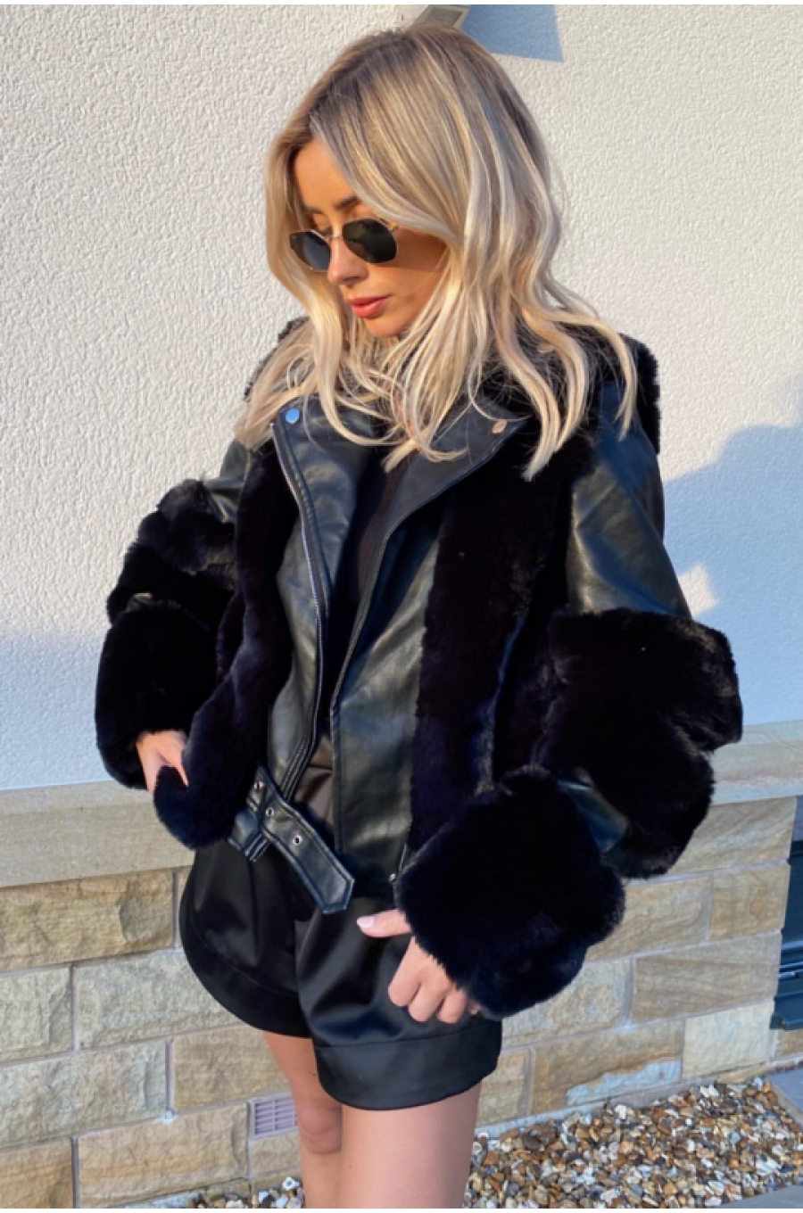 Geaca dama din piele eco si blana artificiala neagra Candy 3 - jojofashion.ro