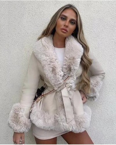Geaca dama in clos scurta piele eco bej cu blanita Celestia Geci dama, Geaca dama in clos scurta piele eco bej cu blanita Celestia - jojofashion.ro