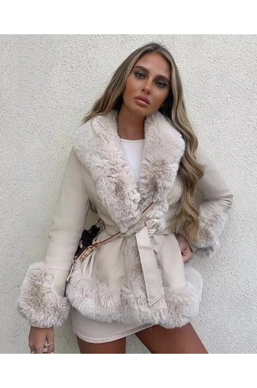 Geaca dama in clos scurta piele eco bej cu blanita Celestia 1 - jojofashion.ro