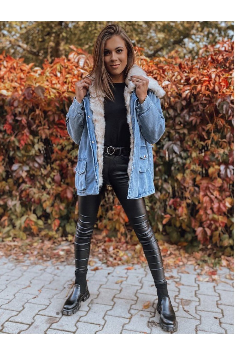 Geaca dama oversize denim albastru cu guler din blanita bej Nicky 2 - jojofashion.ro