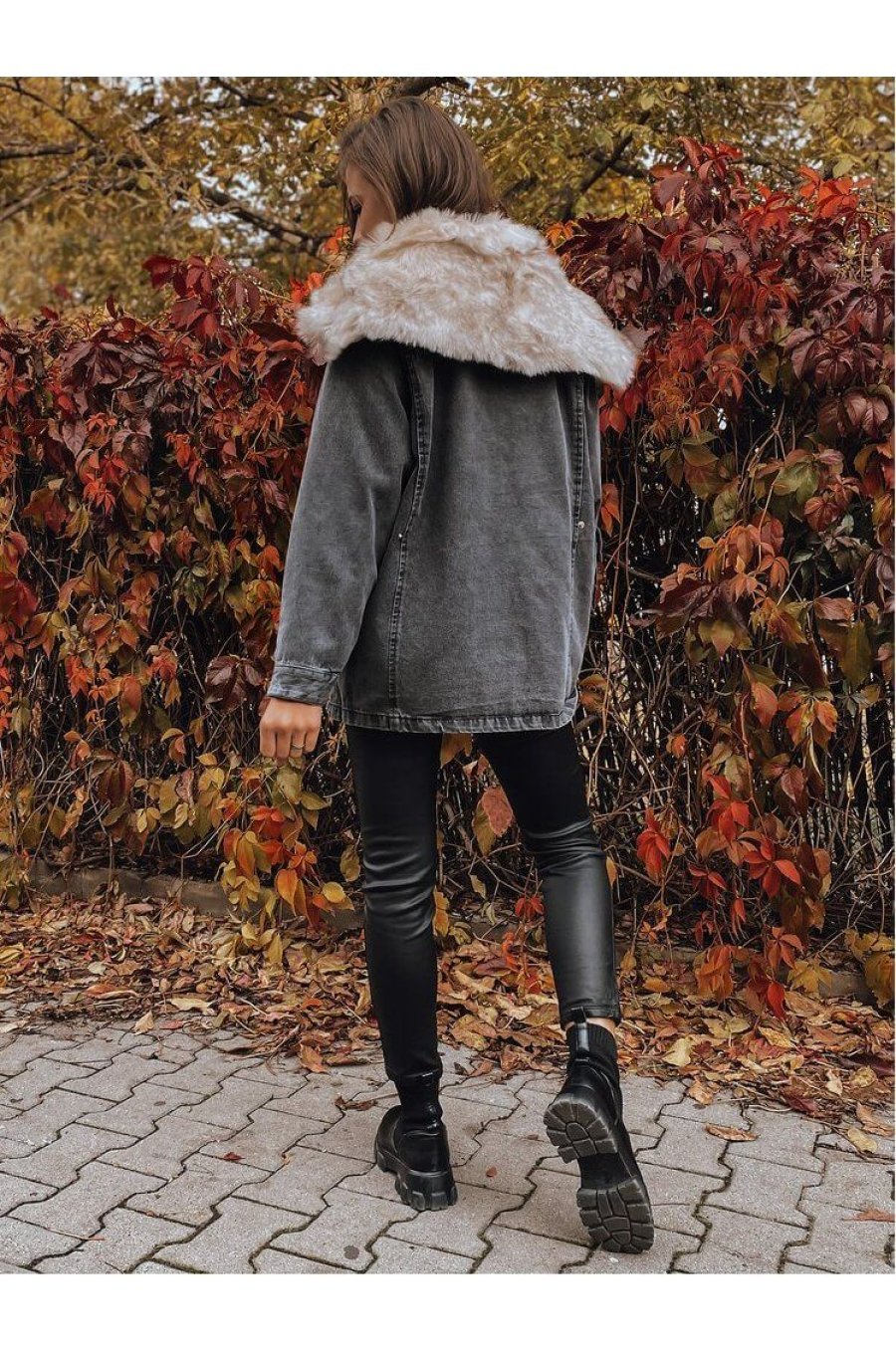 Geaca dama oversize denim negru cu guler din blanita bej Nicky 2 - jojofashion.ro