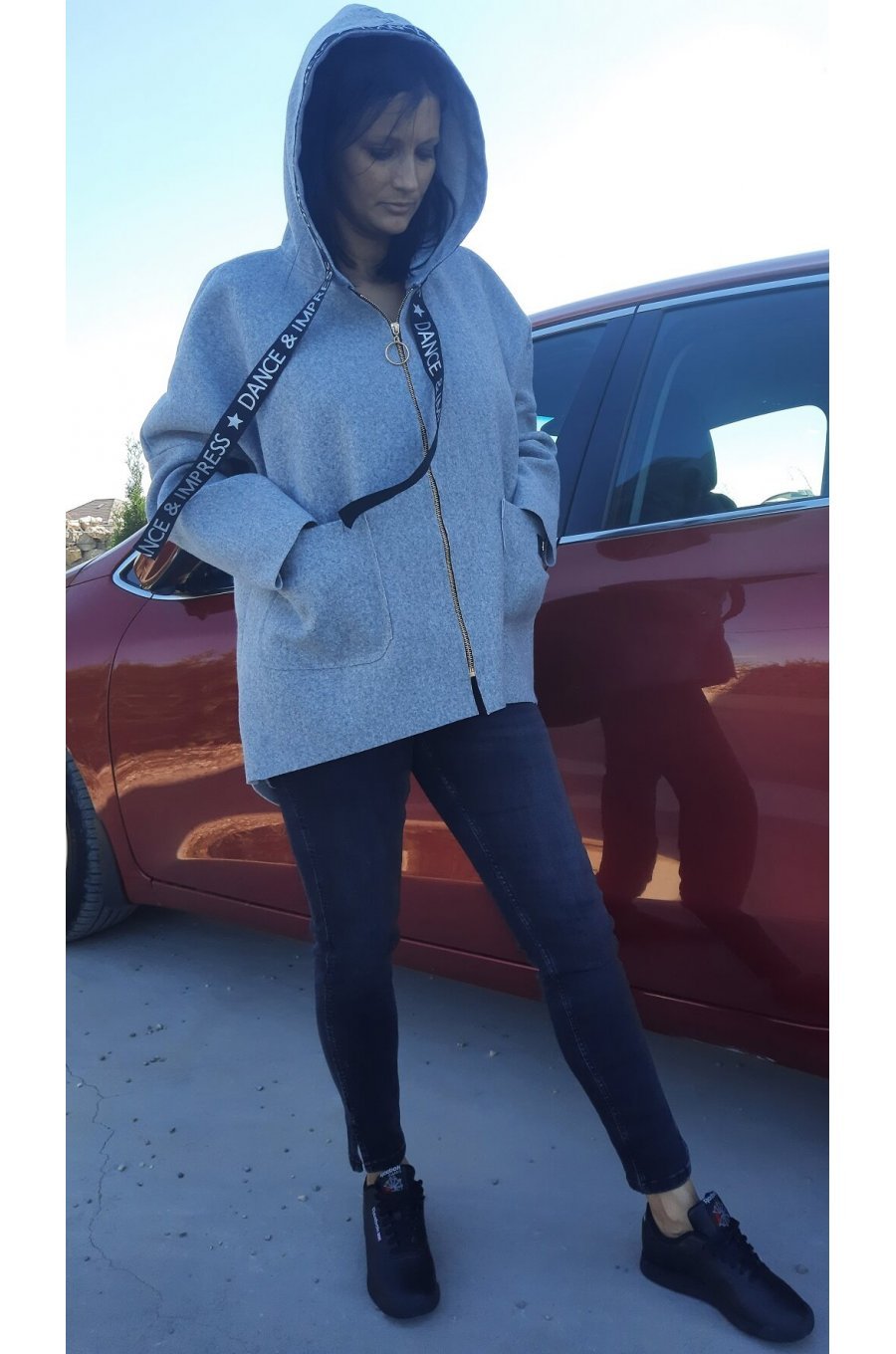Jacheta dama scurta gri cu gluga oversize Louise Jacheta dama scurta gri cu gluga oversize Louise 1 - jojofashion.ro