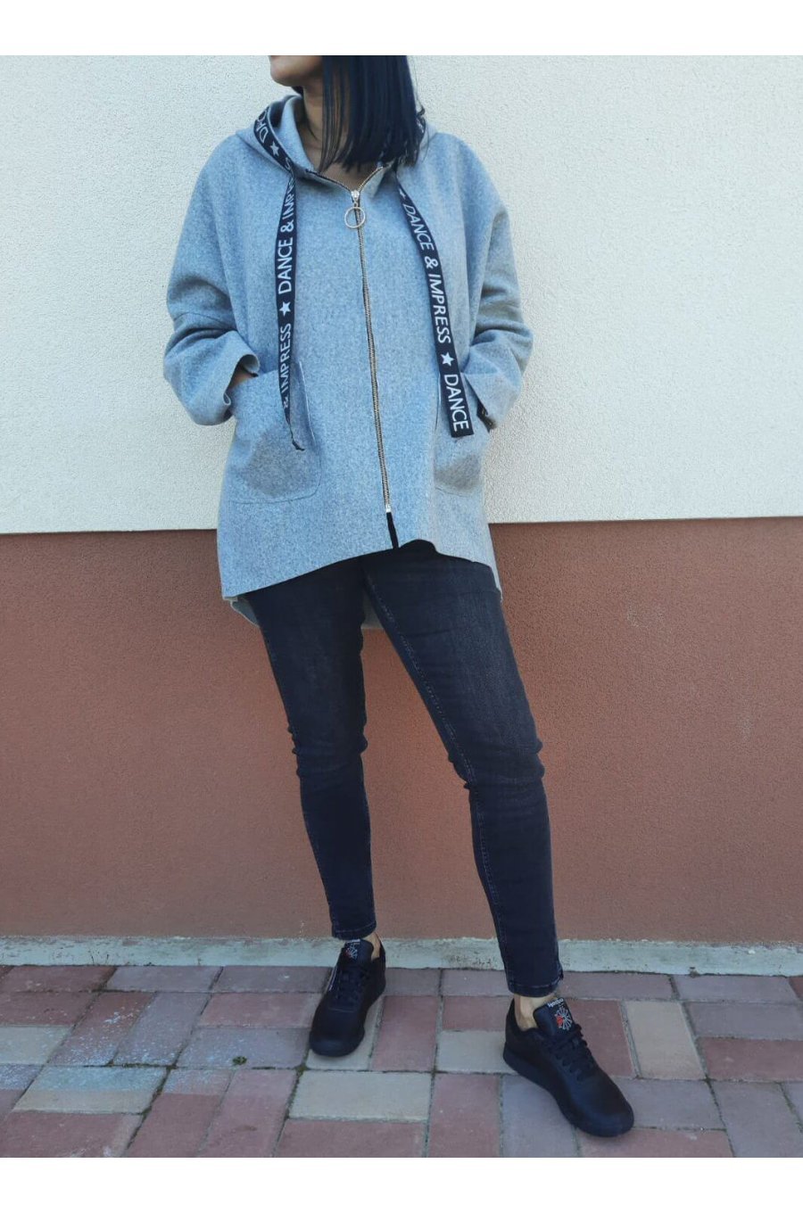 Jacheta dama scurta gri cu gluga oversize Louise Jacheta dama scurta gri cu gluga oversize Louise 3 - jojofashion.ro