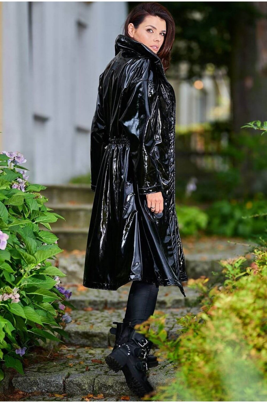 Palton dama negru lacuit de dama Tokyo Palton dama negru lacuit de dama Tokyo 2 - jojofashion.ro