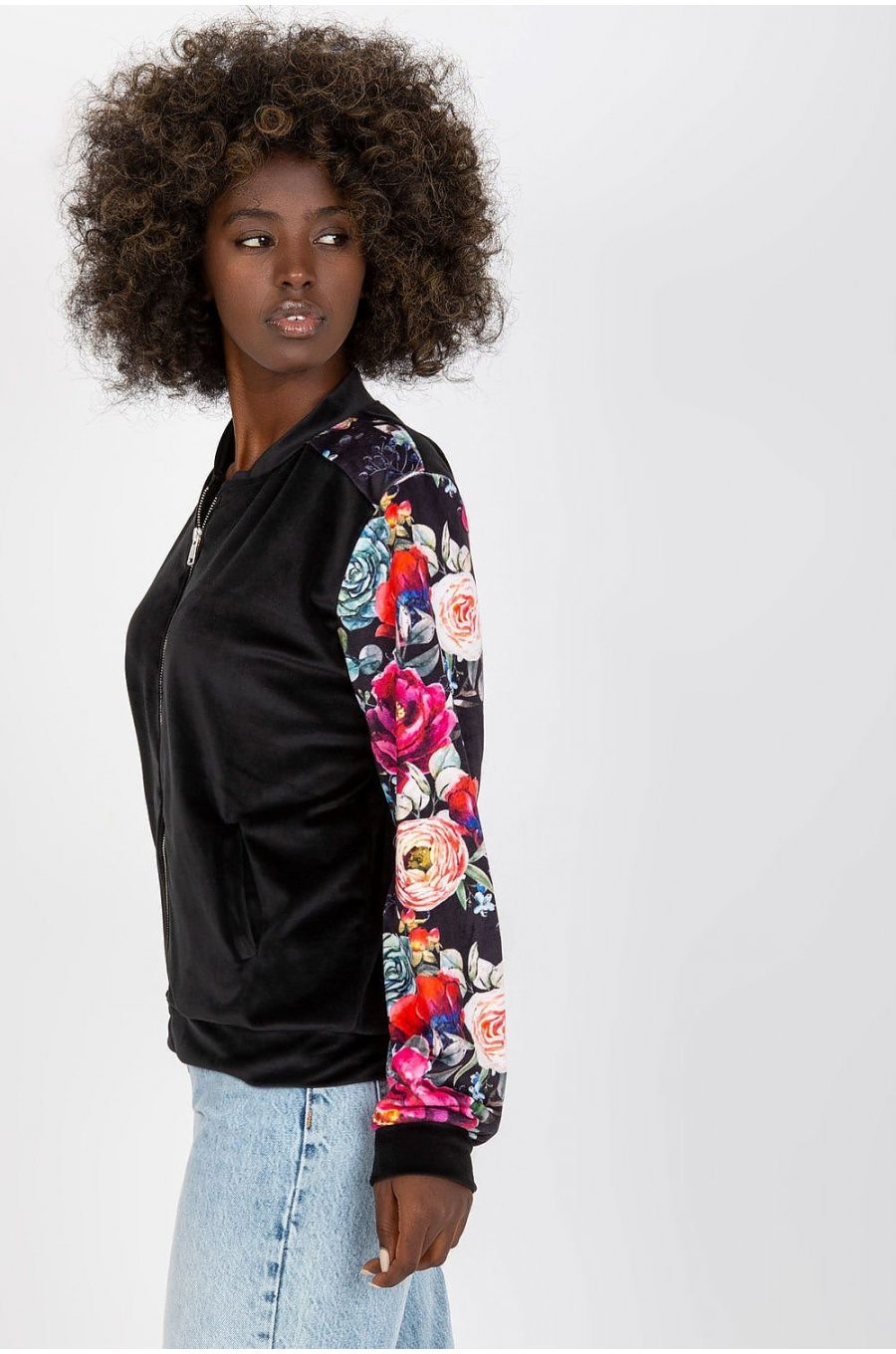 Geaca dama catifea neagra cu print floral Renya Geaca dama catifea neagra cu print floral Renya 2 - jojofashion.ro