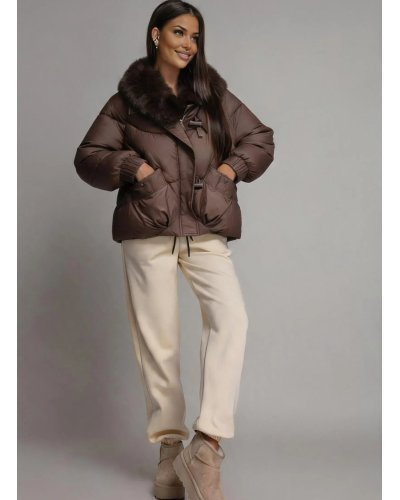 Geci dama, Geaca dama de iarna maro matlasata scurta cu guler din blana ecologica Elissa - jojofashion.ro