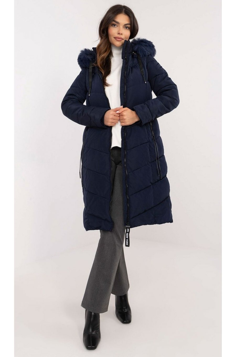 Geaca dama de iarna parka lunga bleumarin cu gluga si blana eco Aresha Geaca dama de iarna parka lunga bleumarin cu gluga si blana eco Aresha 1 - jojofashion.ro