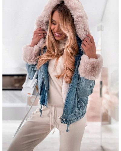 Geaca dama denim albastru cu blanita roz oversize Madelyne Geci dama, Geaca dama denim albastru cu blanita roz oversize Madelyne - jojofashion.ro