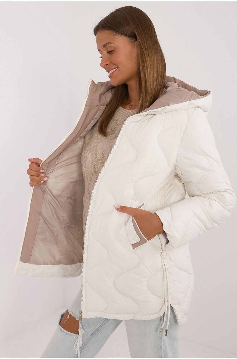 Geaca dama de iarna, matlasata, alba, cu gluga, Masha1 Geaca dama de iarna, matlasata, alba, cu gluga, Masha1 2 - jojofashion.ro