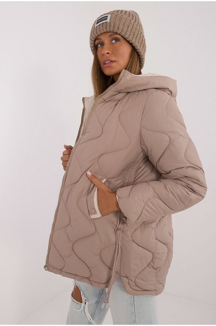 Geaca dama de iarna, matlasata, bej, cu gluga, Masha Geaca dama de iarna, matlasata, bej, cu gluga, Masha 2 - jojofashion.ro