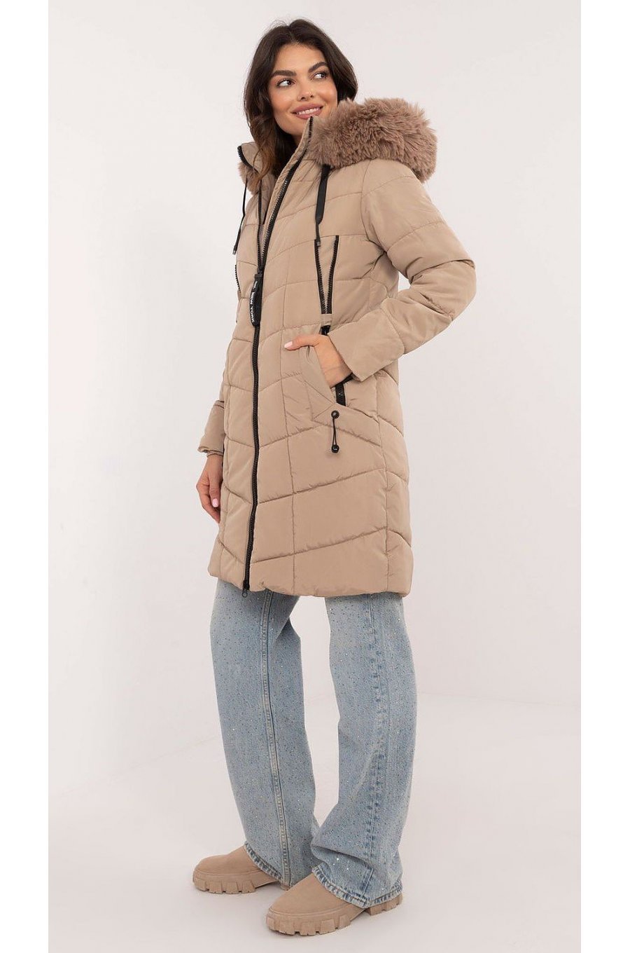 Geaca dama de iarna parka lunga, bej, matlasata, cu gluga si blanita, Elina2 Geaca dama de iarna parka lunga, bej, matlasata, cu gluga si blanita, Elina2 2 - jojofashion.ro