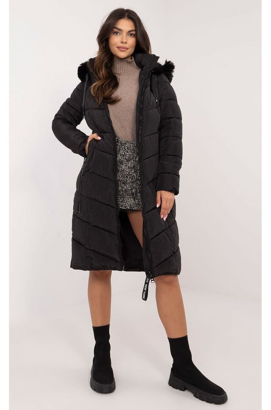 Geaca dama de iarna parka lunga neagra cu gluga si blana eco, Aresha1 Geaca dama de iarna parka lunga neagra cu gluga si blana eco, Aresha1 1 - jojofashion.ro